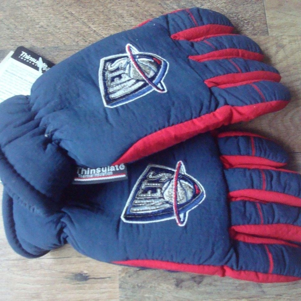 YOUTH SIZE NEW JERSEY NETS GLOVES L4